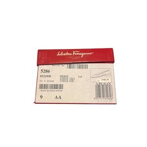 Salvatore Ferragamo Premio Stucco Beige Metallic Leather Flats 9 AA Italy 5286